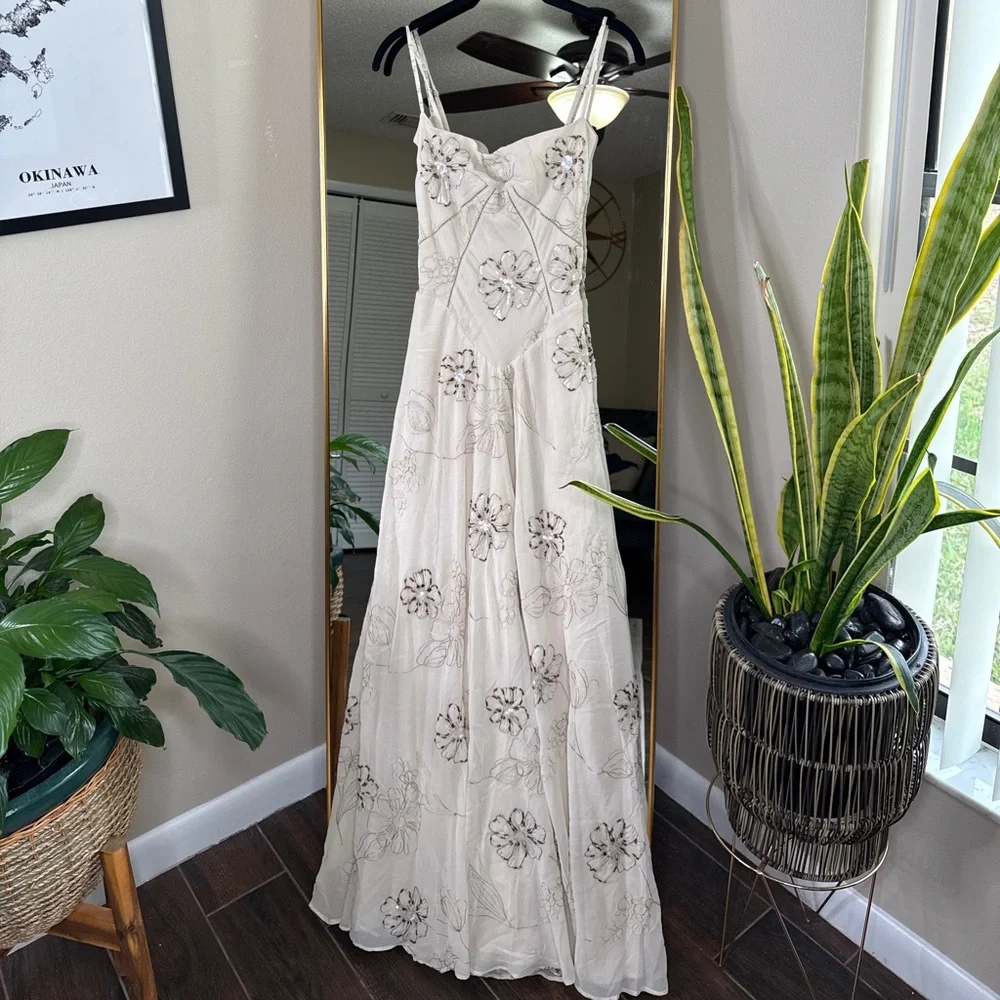 HOUSE OF CB 'Seren' Vanilla Embroidered Hand Beaded Floral Maxi Dress NWOT - Picture 5 of 12